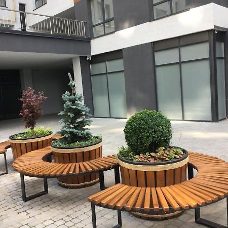 4-Room Jacuzzi Apartment Львів Екстер'єр фото