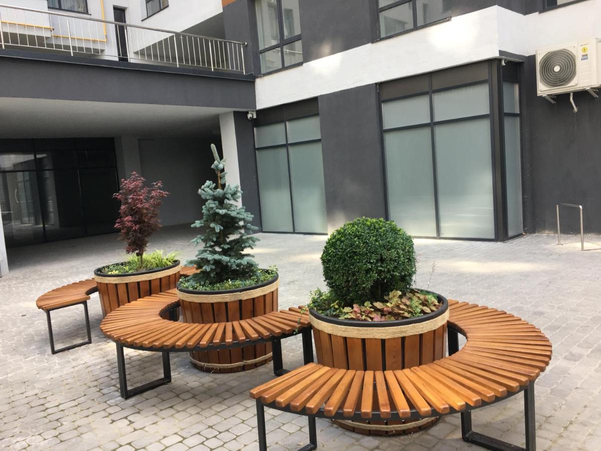 4-Room Jacuzzi Apartment Львів Екстер'єр фото