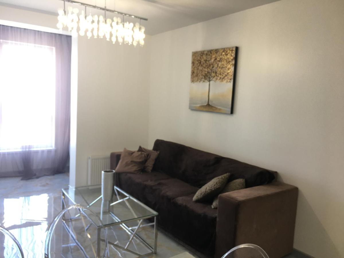 4-Room Jacuzzi Apartment Львів Екстер'єр фото