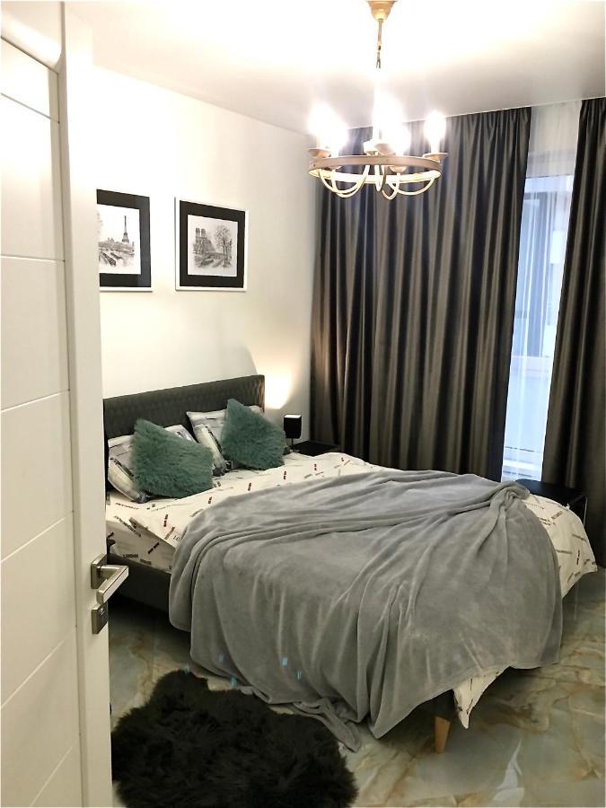 4-Room Jacuzzi Apartment Львів Екстер'єр фото