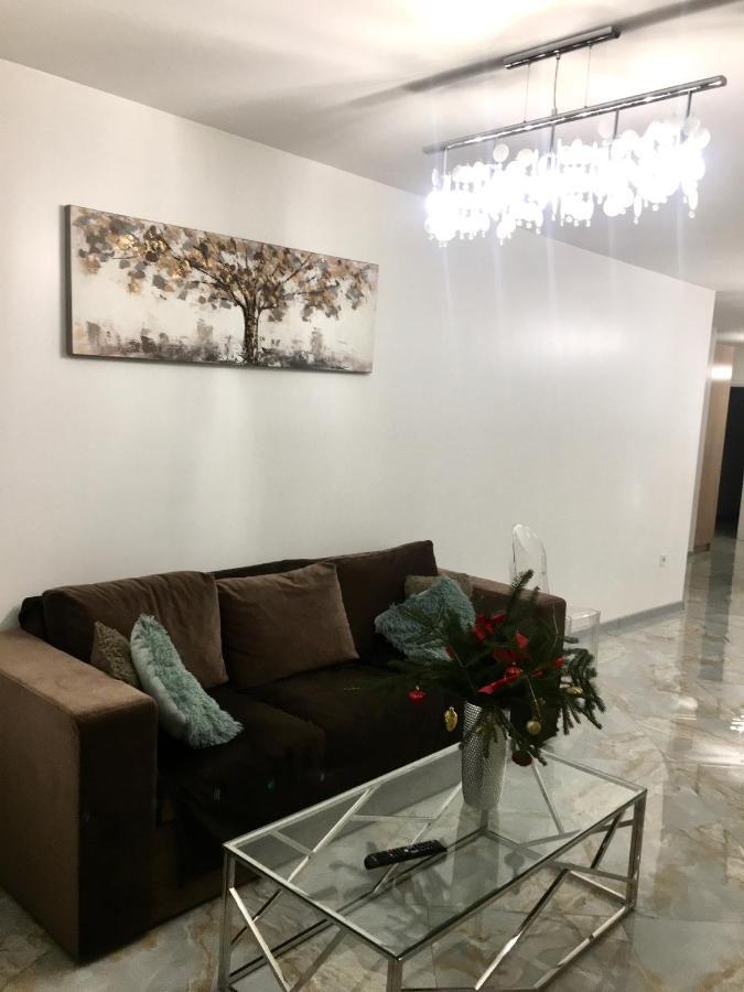 4-Room Jacuzzi Apartment Львів Екстер'єр фото