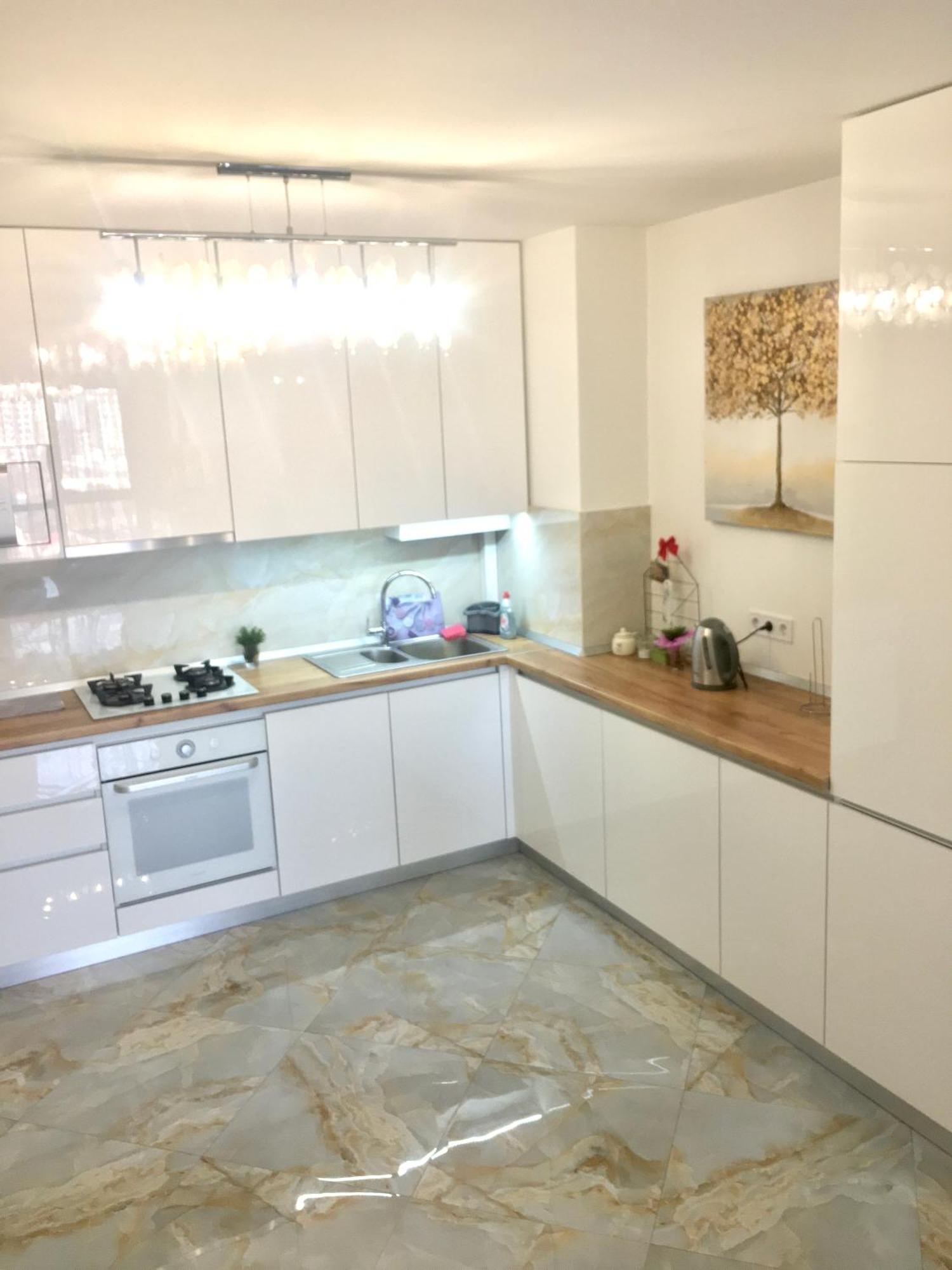 4-Room Jacuzzi Apartment Львів Екстер'єр фото