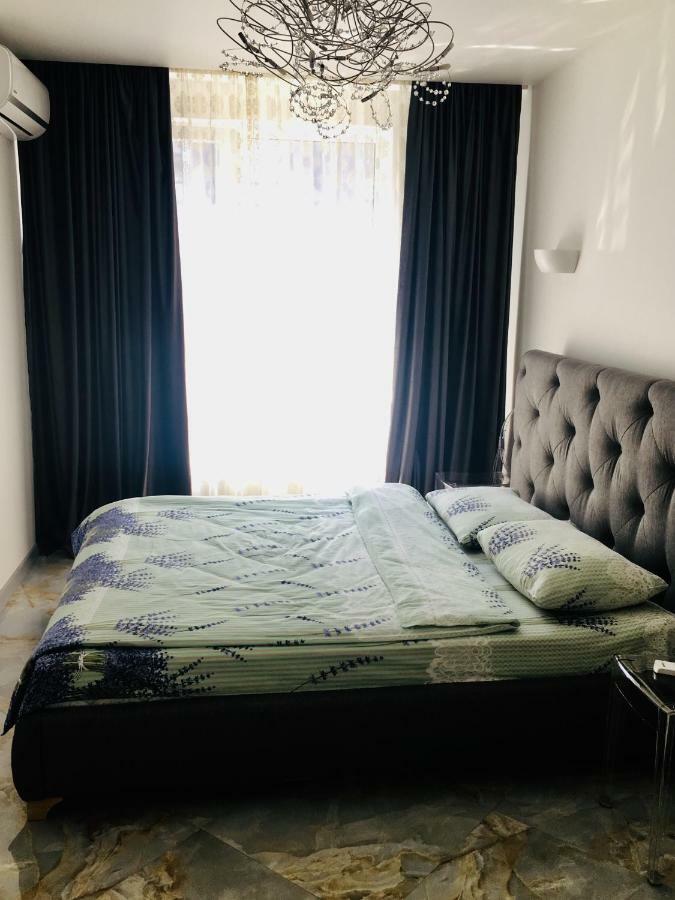 4-Room Jacuzzi Apartment Львів Екстер'єр фото
