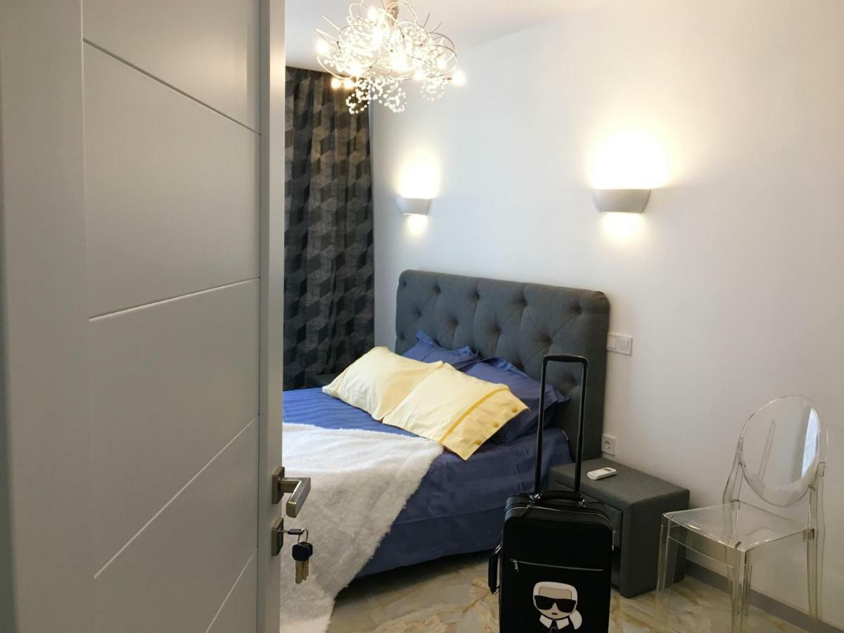 4-Room Jacuzzi Apartment Львів Екстер'єр фото