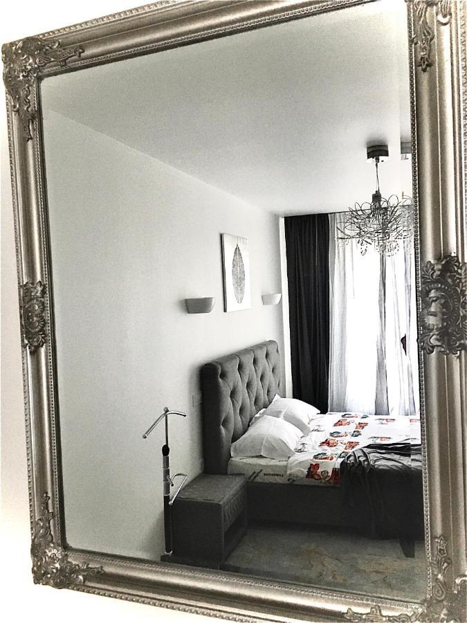 4-Room Jacuzzi Apartment Львів Екстер'єр фото