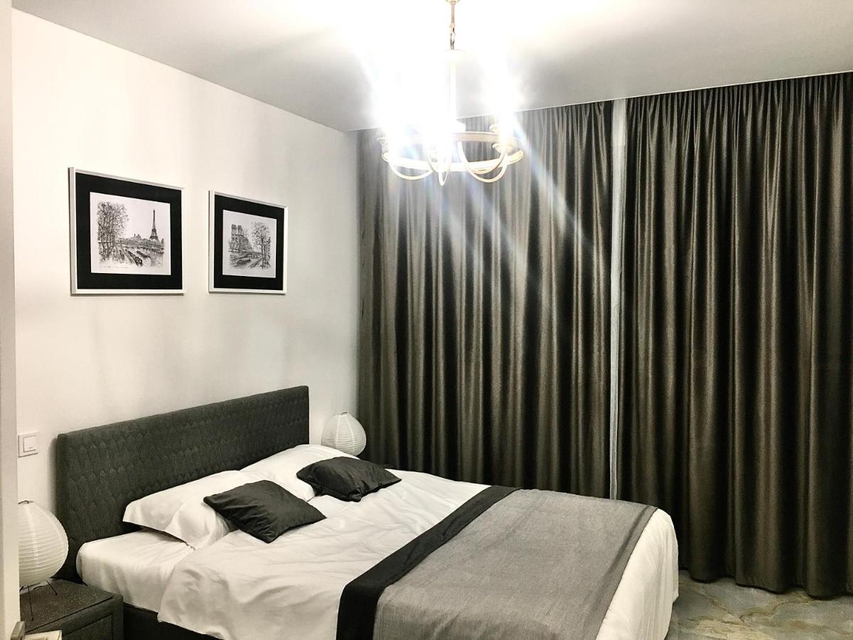 4-Room Jacuzzi Apartment Львів Екстер'єр фото
